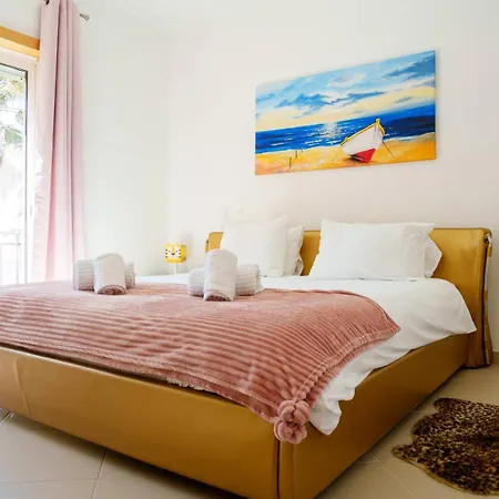 The Lazy Sunbathers, Del Rei, óbidos, B11 Óbidos