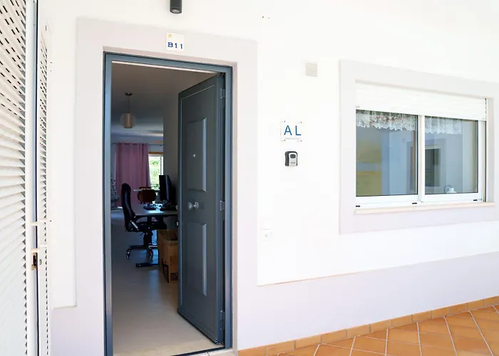 The Lazy Sunbathers, Del Rei, óbidos, B11